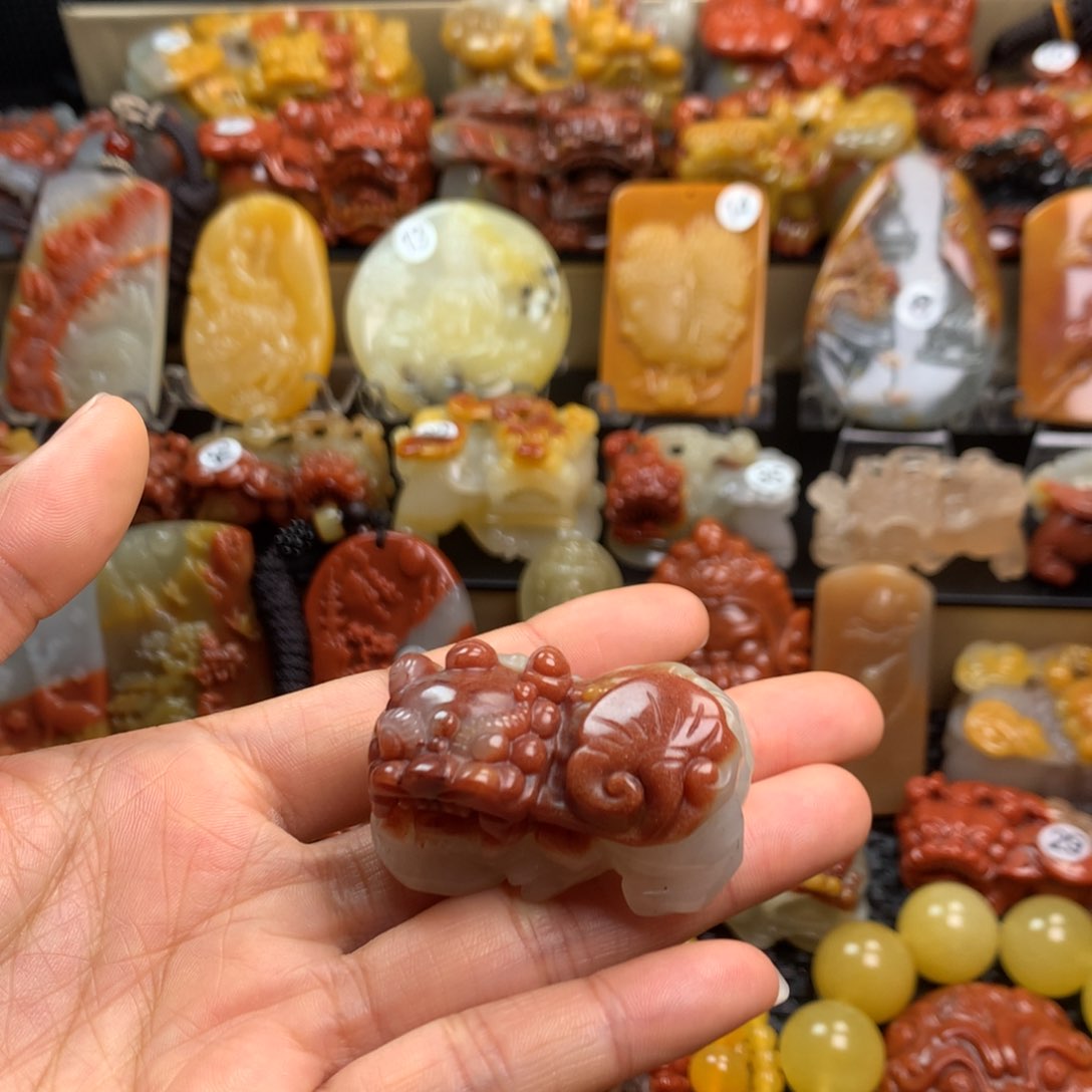 石英质玉（黄龙玉）挂件未镶嵌