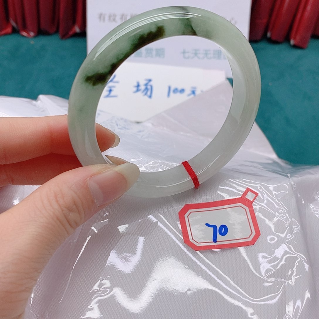 翡翠手镯未镶嵌彝***花700000000