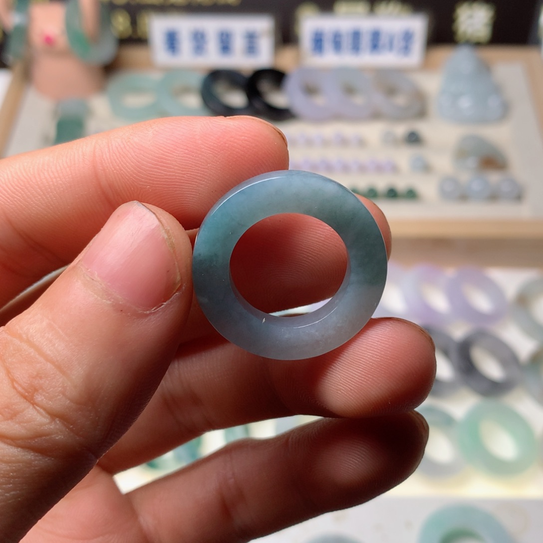 定制翡翠未镶嵌翡翠吊坠