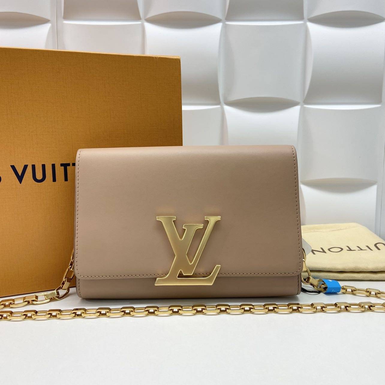 99新 LouisVuitton/路易威登 LV奶茶色链条包 THOX419