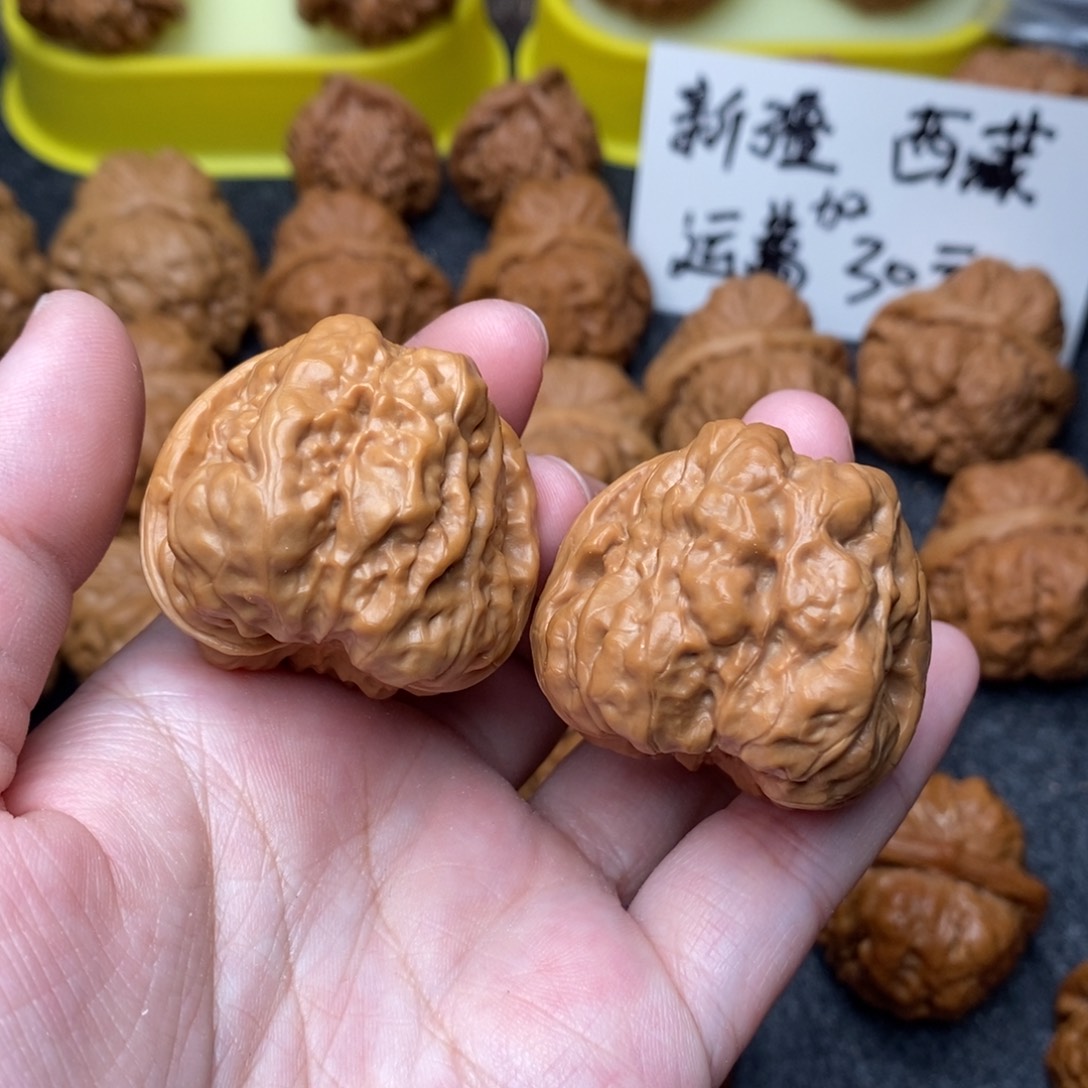 文玩核桃把件半**盐蛤蟆37