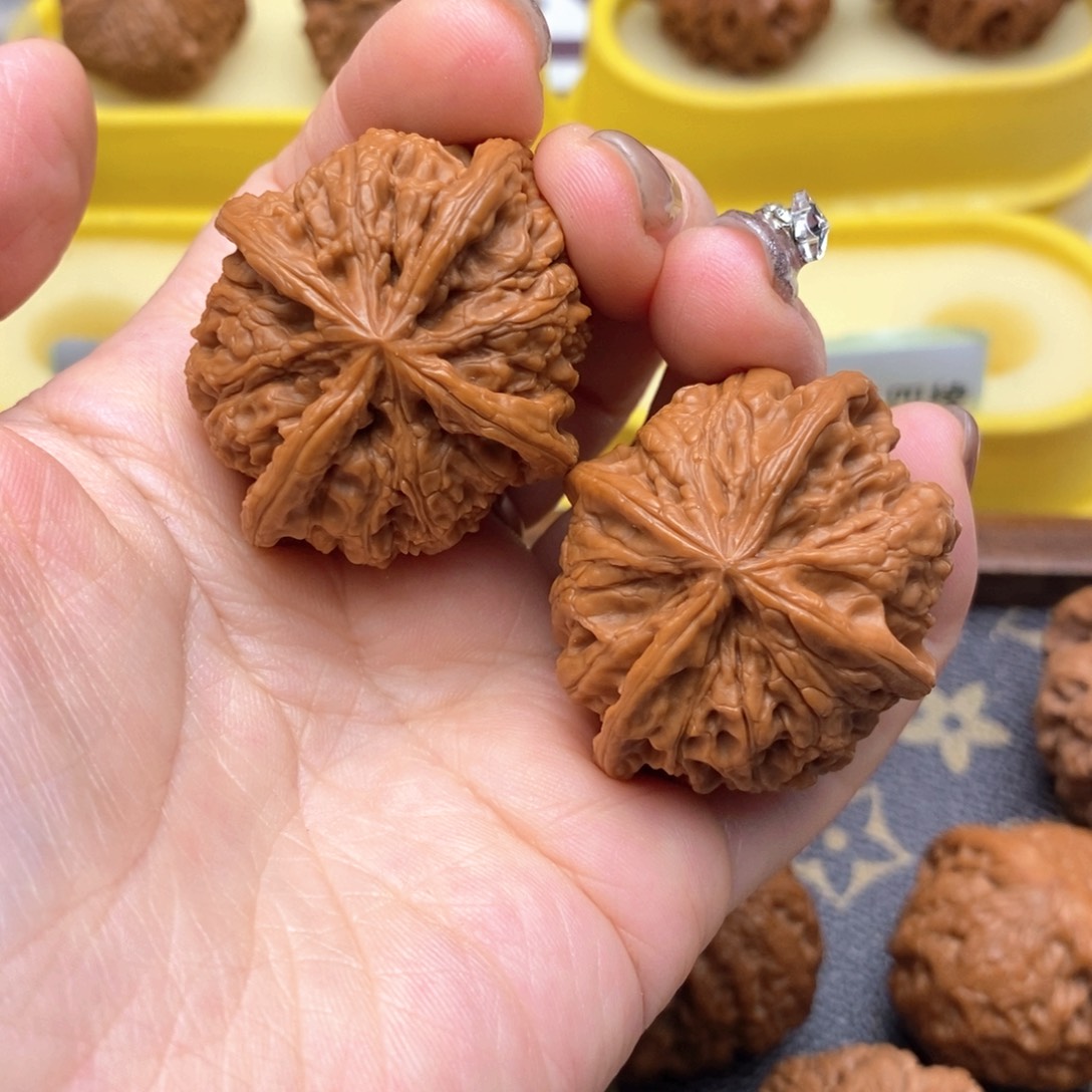 多***懒把件文玩核桃175号雨花石四