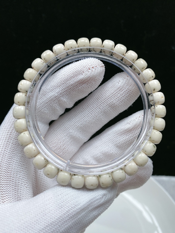 海南料原生态石玉料7×6骨瓷白通体大留白老邢星月菩提