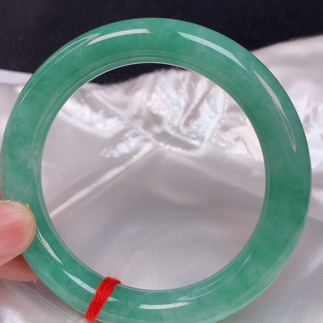 翡翠手镯（圆镯）未镶嵌57