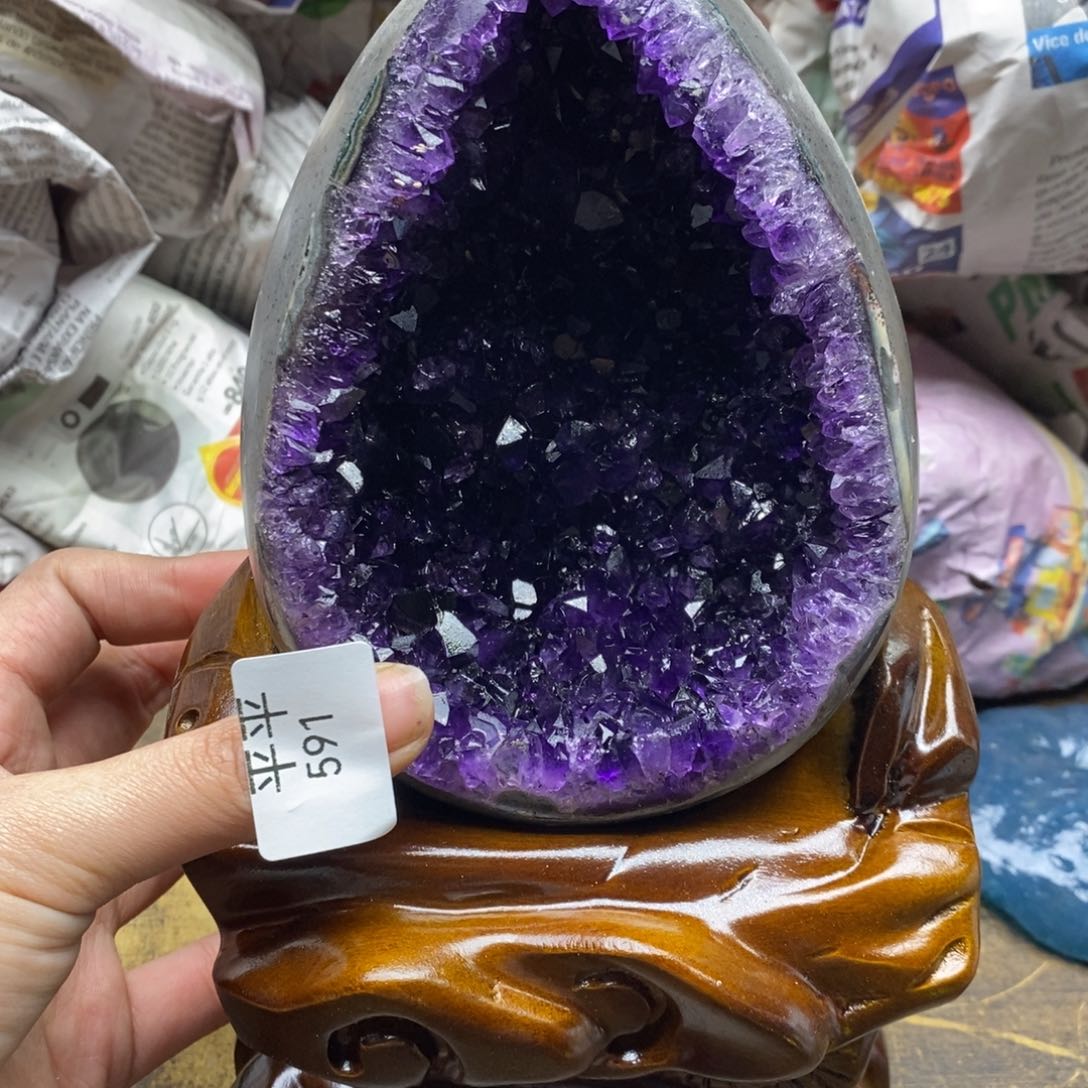 紫晶乌拉圭未镶嵌