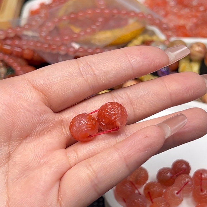 颈饰未镶嵌南红玛瑙