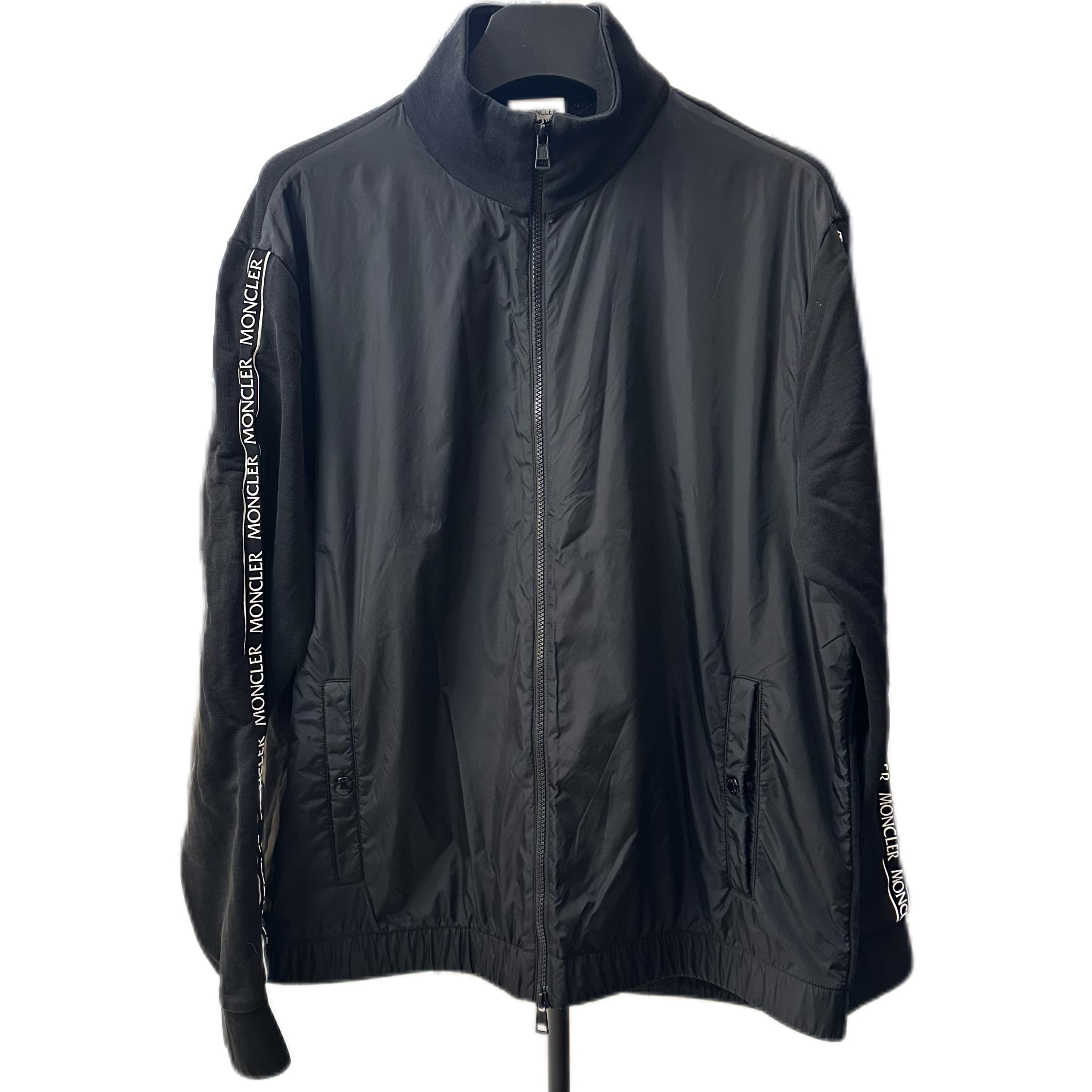 未使用 MONCLER/蒙口 0202蒙口串标尼龙满印拼羊毛外套 XXL 码