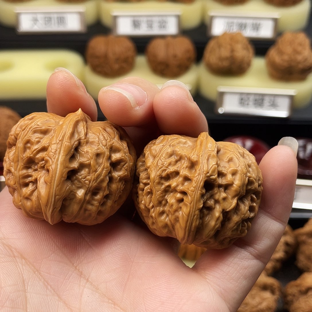 文玩核桃把件元宝37全品839
