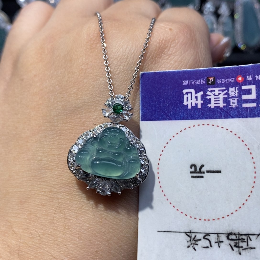 翡翠颈饰未镶嵌翡翠