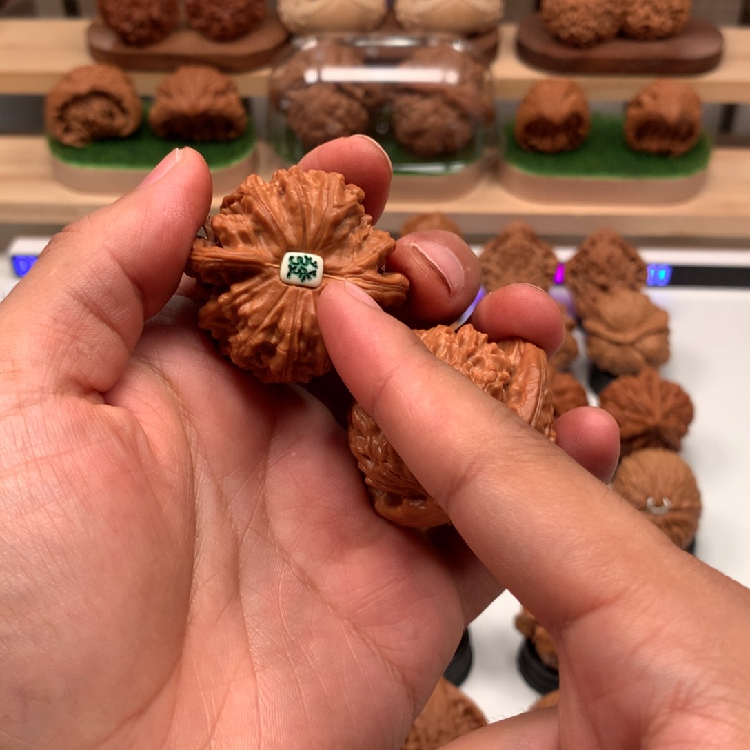 【闪购商品】文玩核桃吊坠❥****隐隐约约