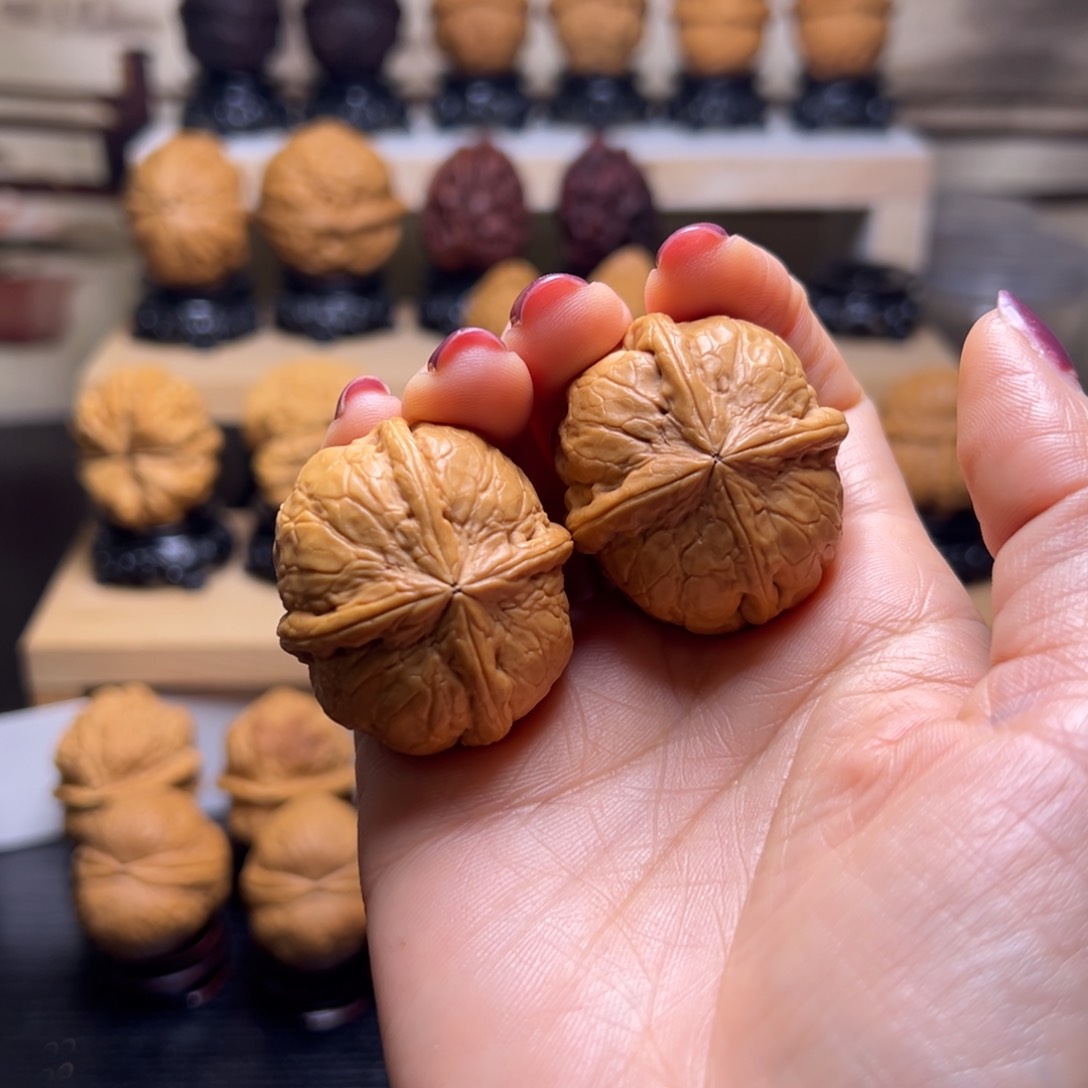 文玩核桃把件高品质四棱H9