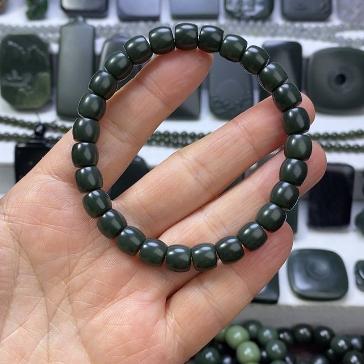 和田玉（青玉）未镶嵌珠宝奇石