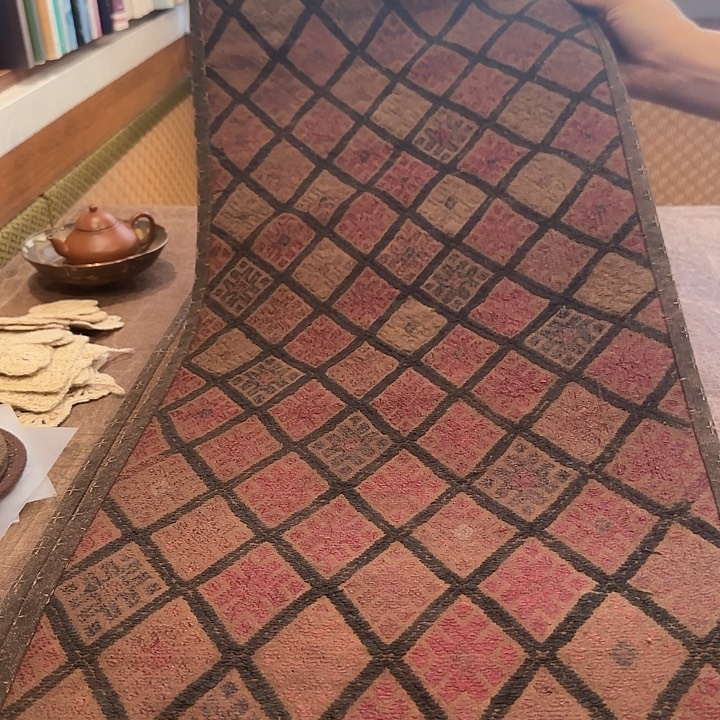 紫砂柿染织锦茶席