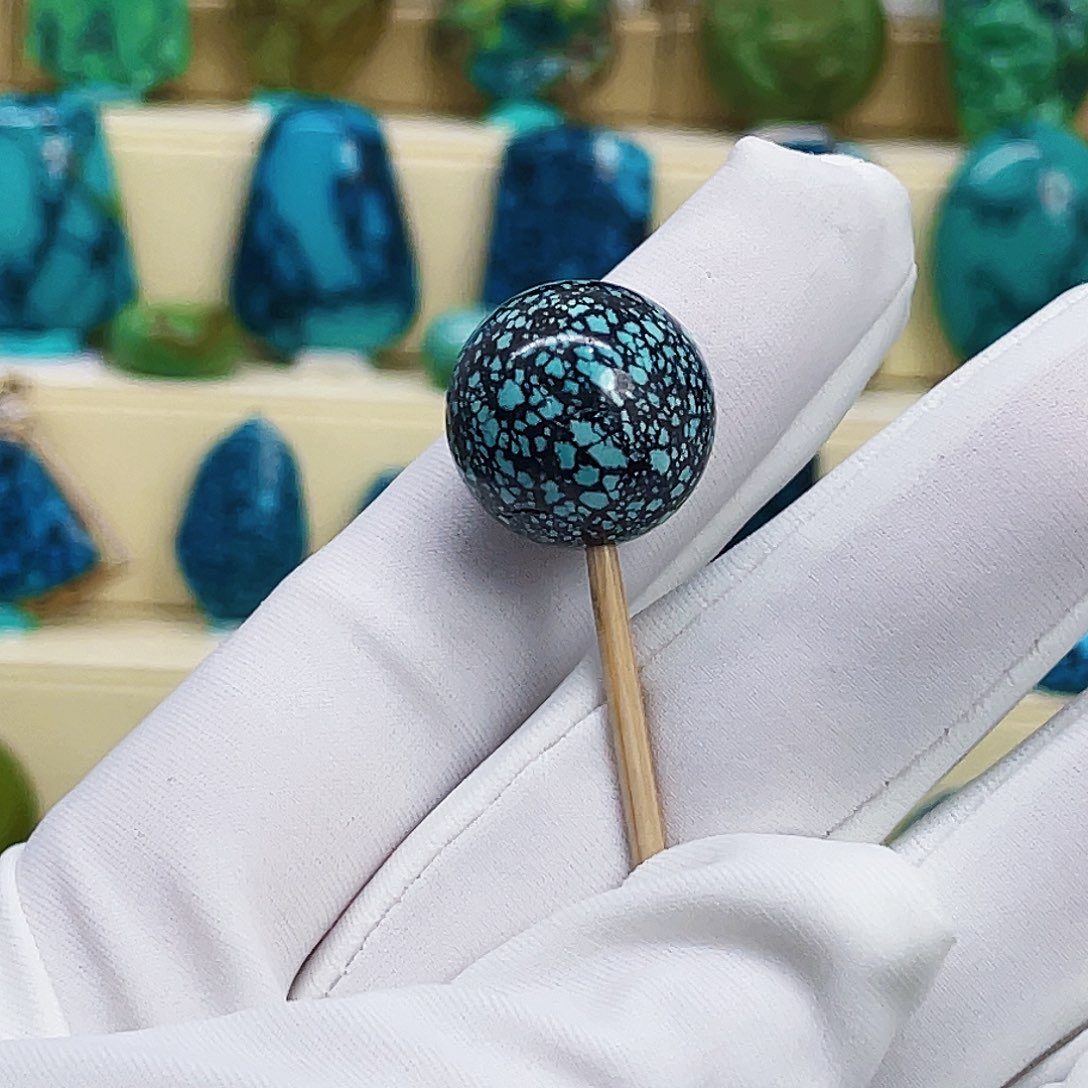 绿松石未镶嵌颈饰