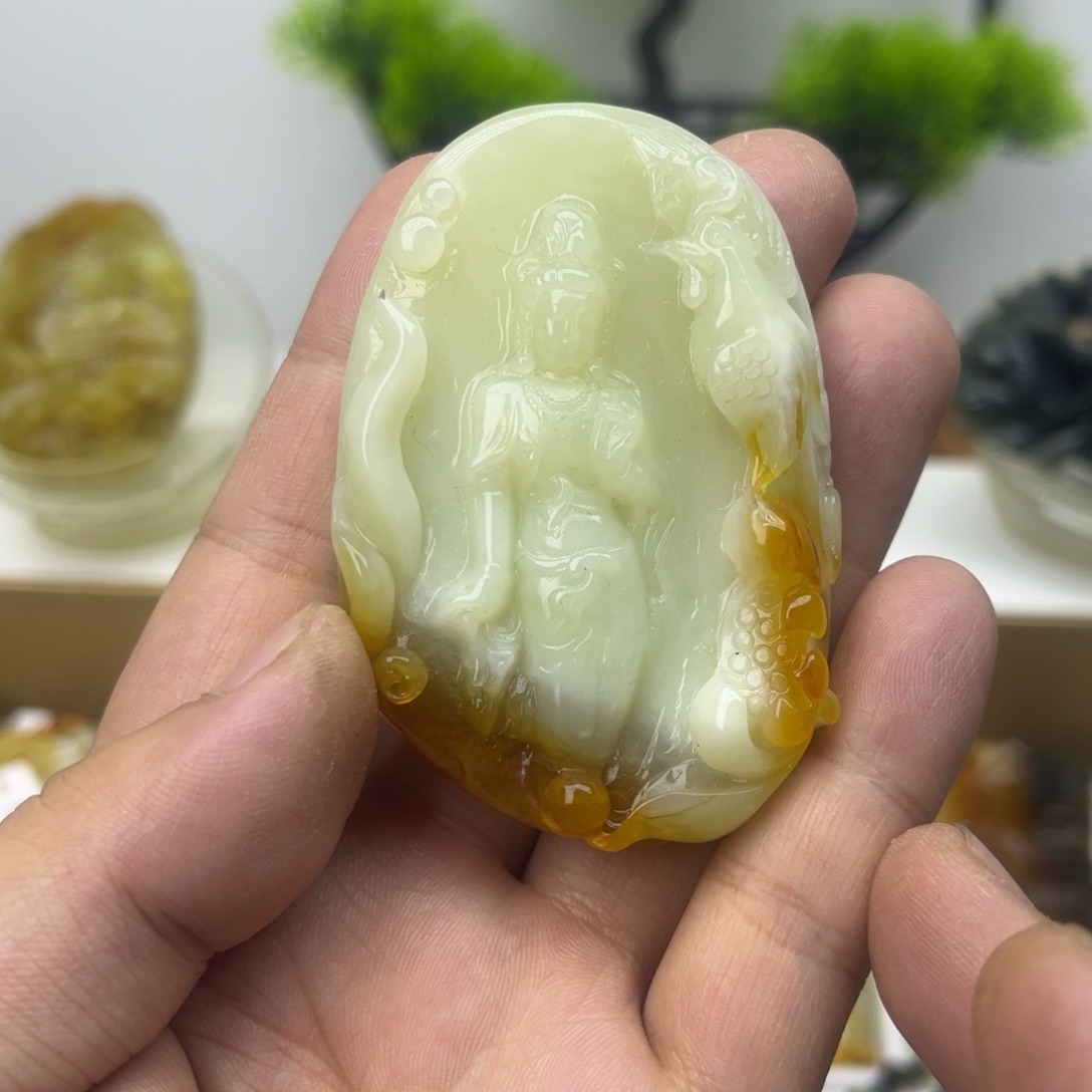 蛇纹石玉颈饰未镶嵌