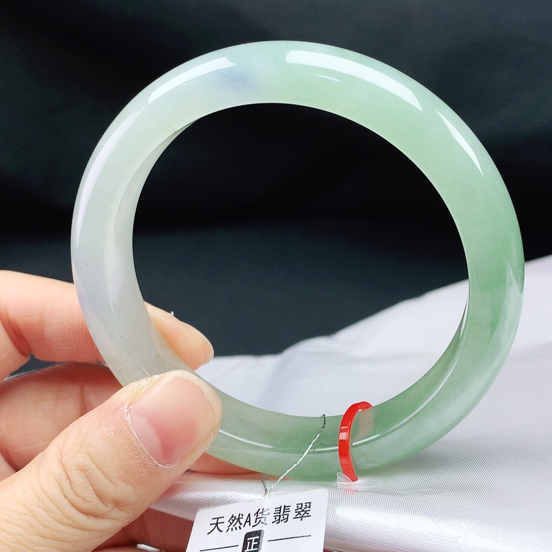 翡翠手镯未镶嵌58圈