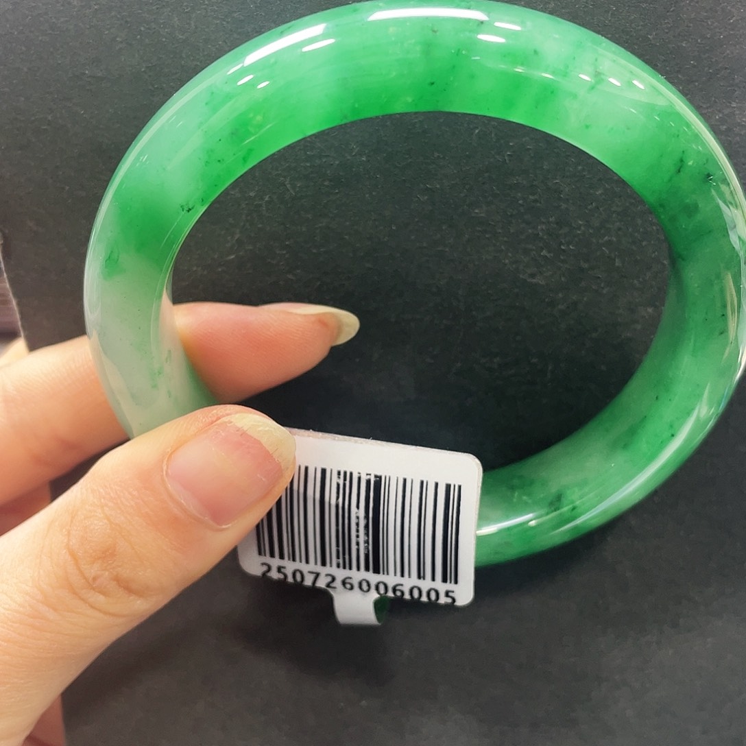 石英质玉（非洲翠）未镶嵌手镯