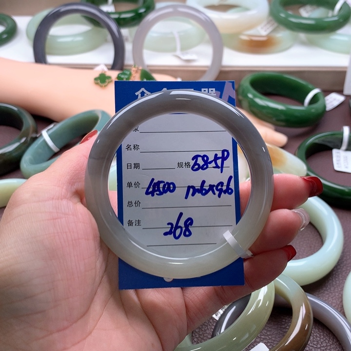 和田玉手镯未镶嵌Y****e