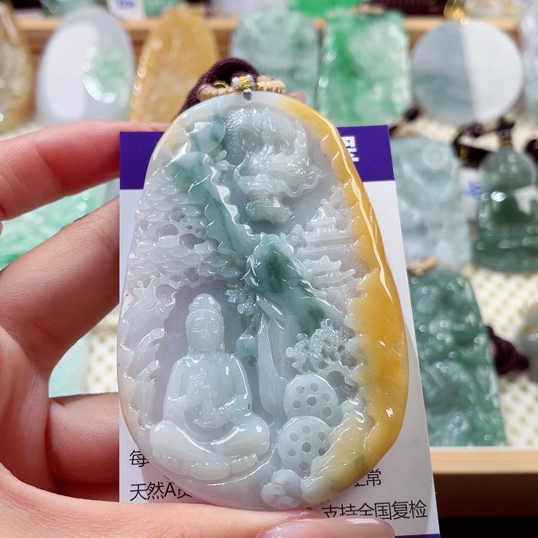 翡翠未镶嵌颈饰观音