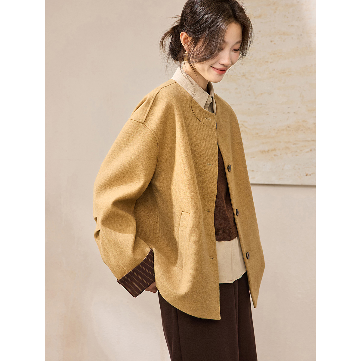 沫晗依美【冬日植物系】25冬呢料圆领袖口撞色短款百搭茧型外套9401