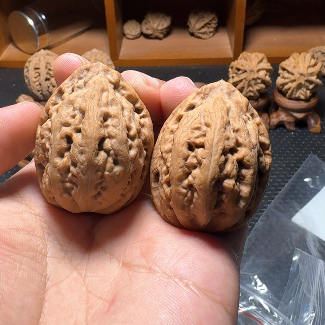文玩核桃把件粗筋塔
