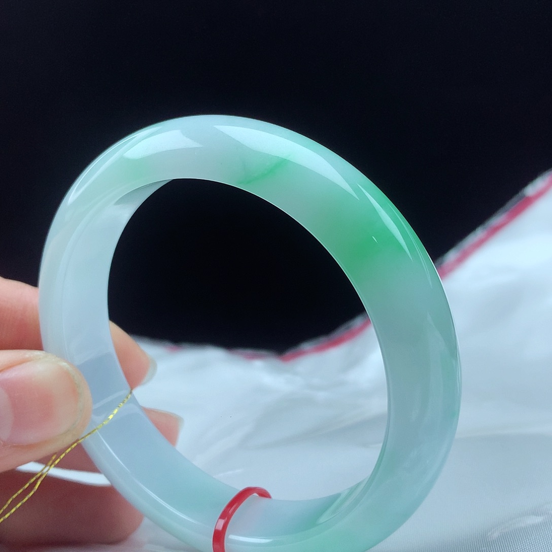 翡翠手镯未镶嵌53圈1055