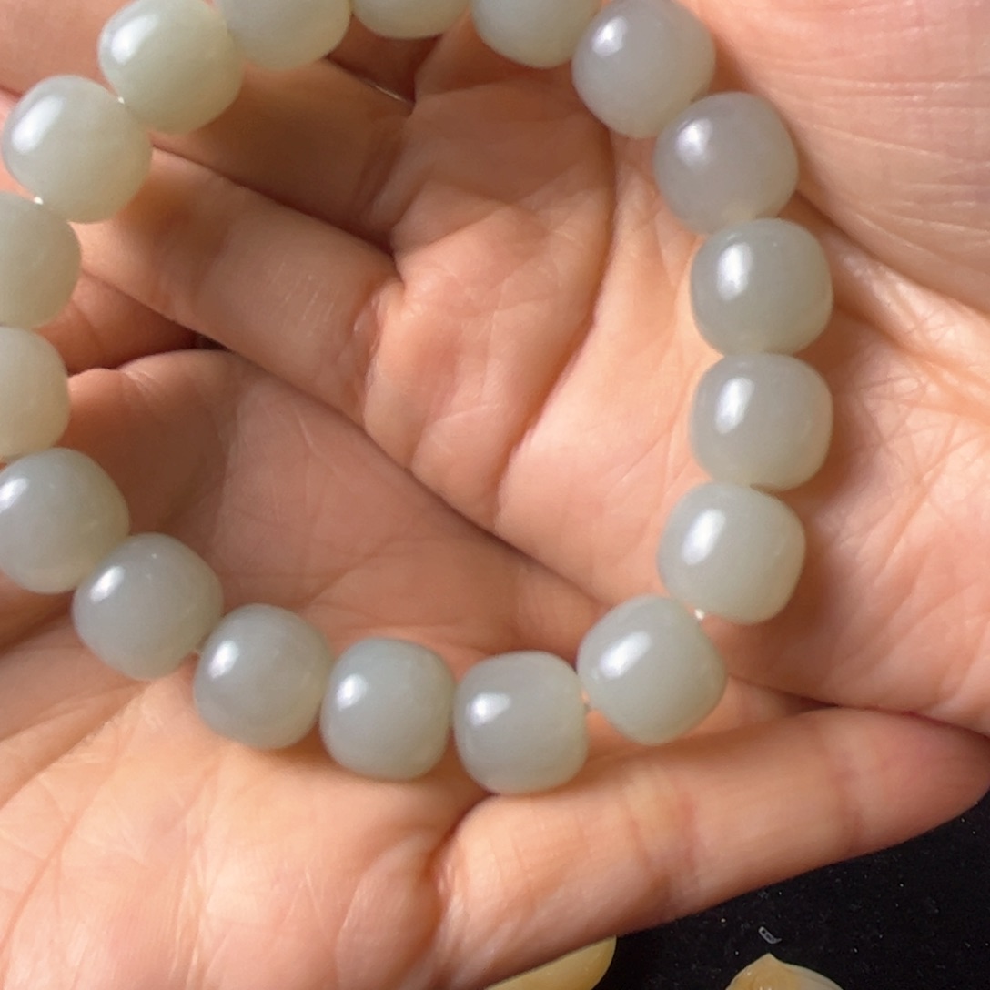 和田玉（糖玉）颈饰未镶嵌