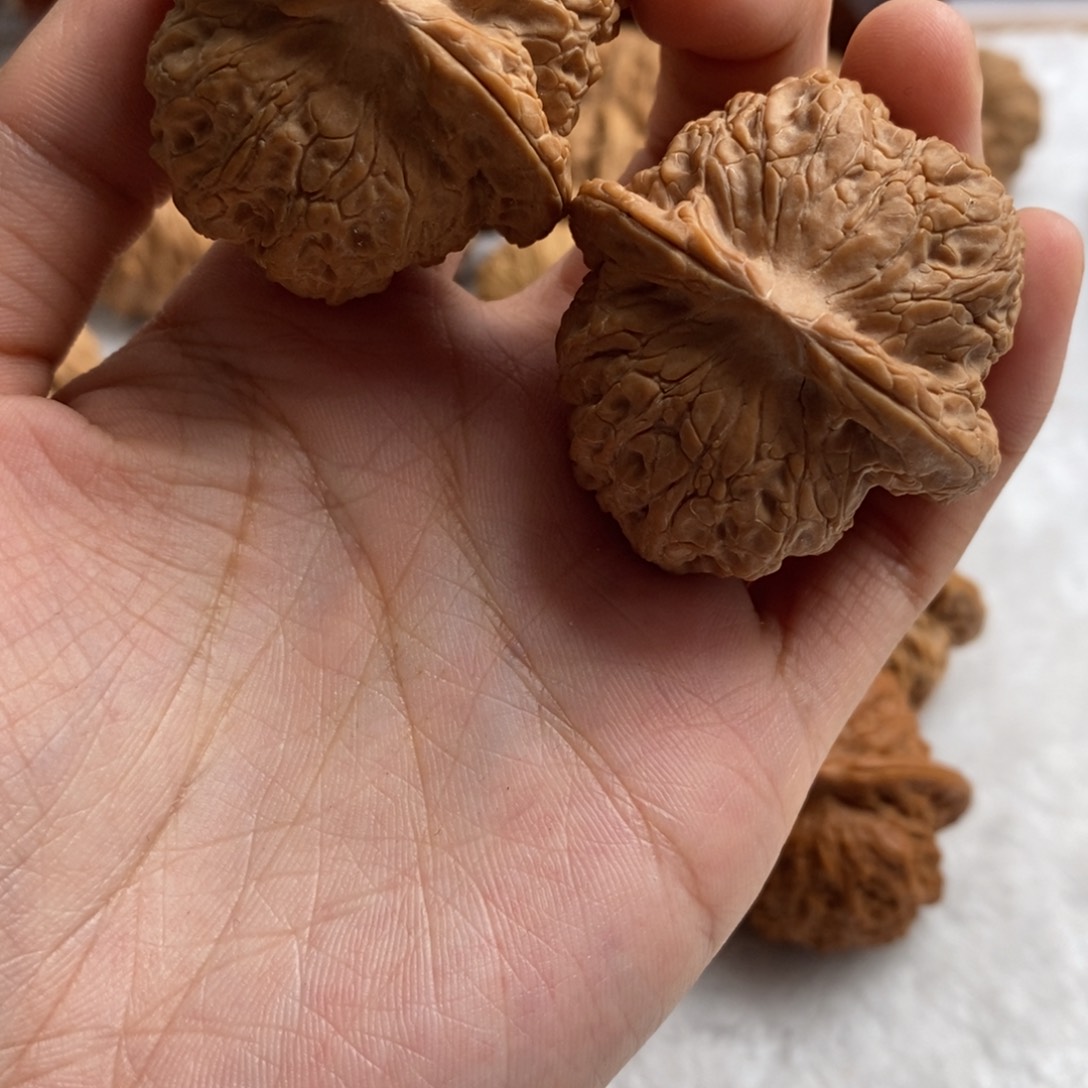 文玩核桃吊坠《****》血麒麟