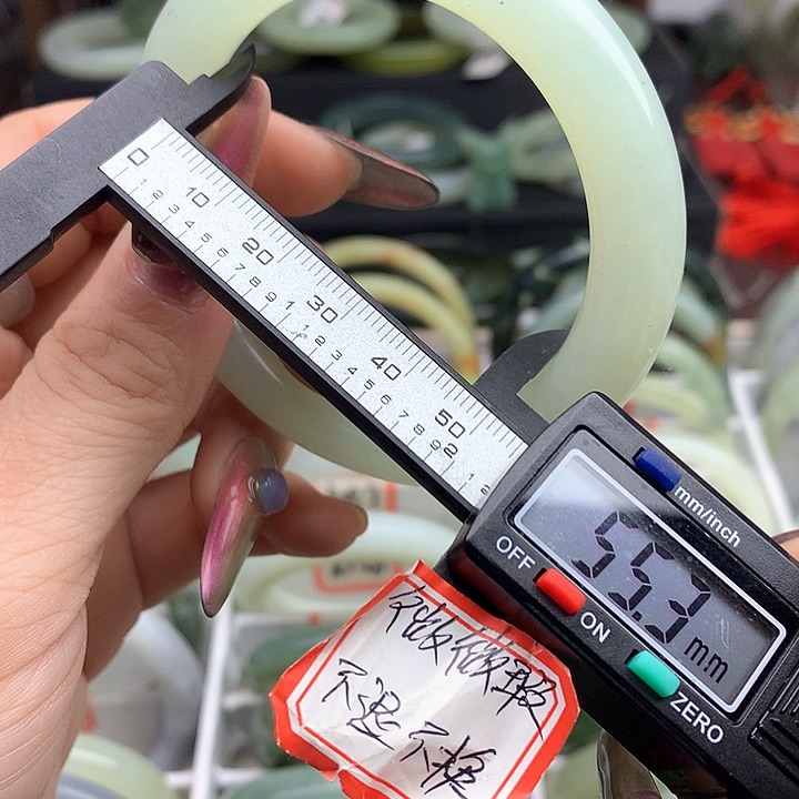 蛇纹石玉手镯未镶嵌1058