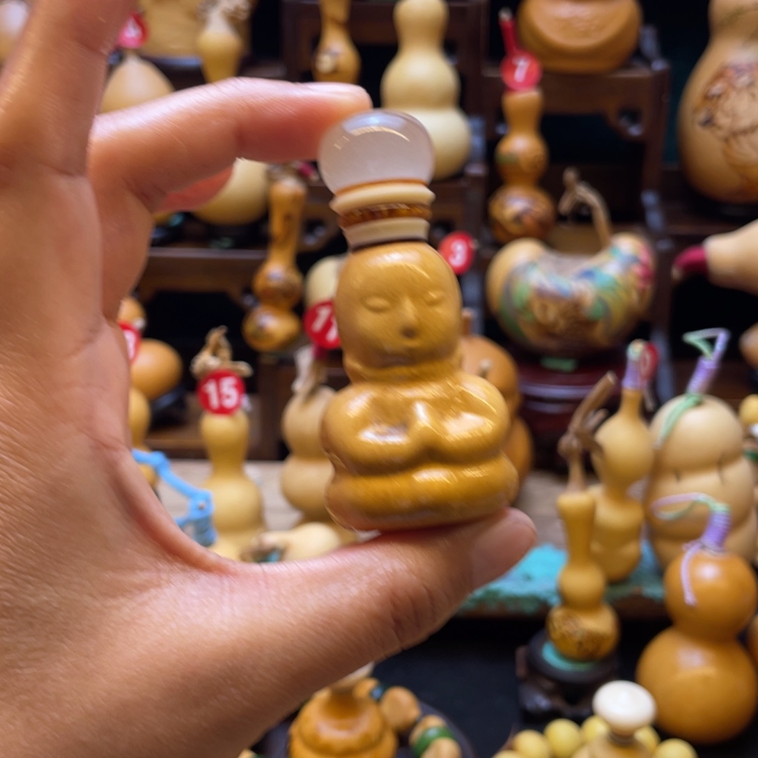 H****y葫芦等多种颜色的花鸟画作品在