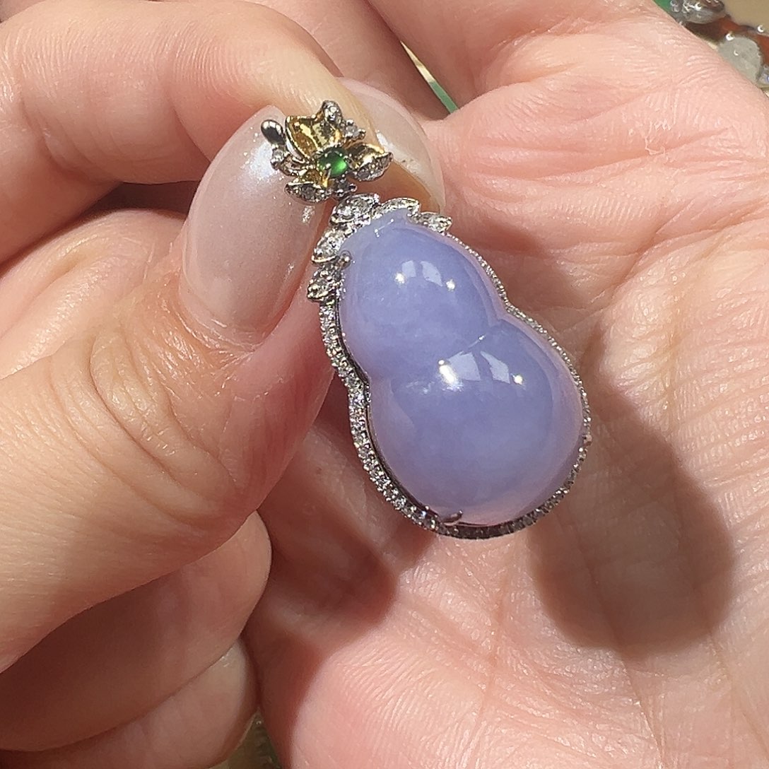 翡翠18K金镶嵌颈饰