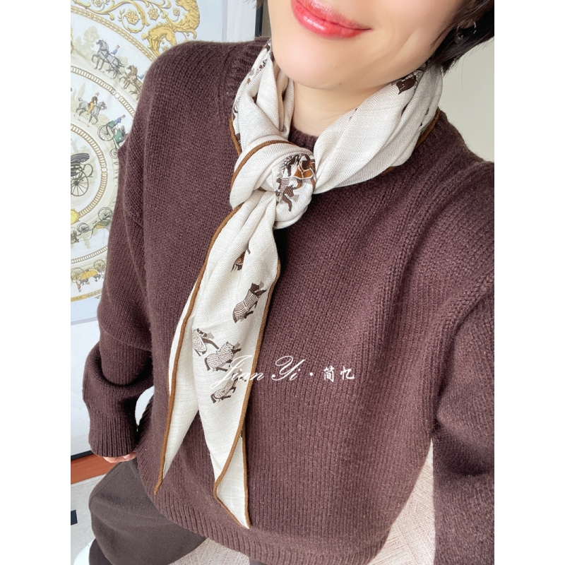【奔腾小马】经典百搭真丝桑蚕丝羊毛大菱形巾双面保暖披肩围巾女