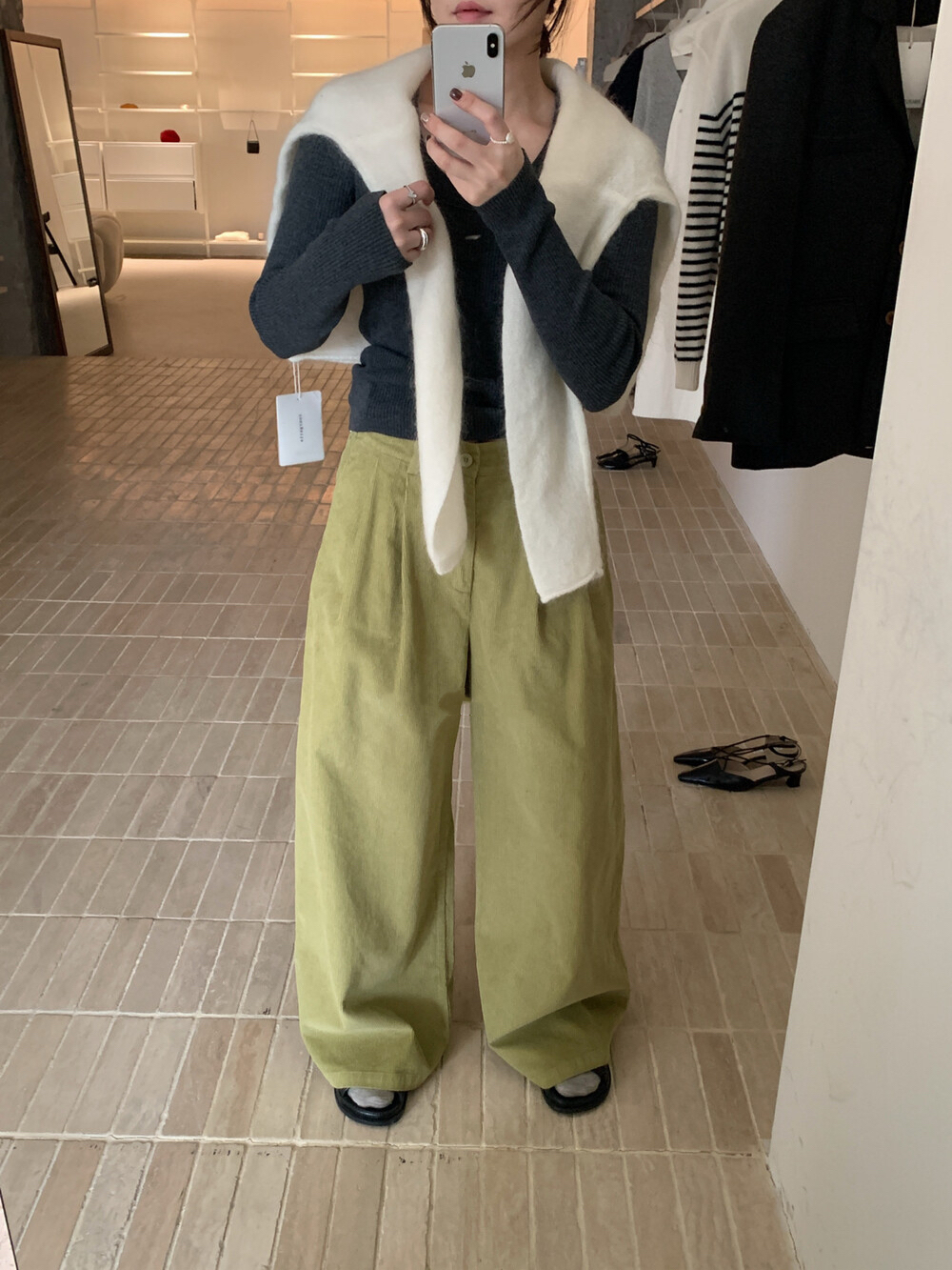 简约时尚主推多色经典百搭显瘦纯色灯芯绒直筒休闲裤长裤女7000