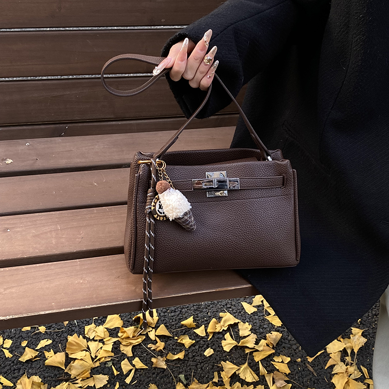 【T谭小姐】小众设计复古腋下包女2025新时尚单肩包高级百搭斜挎包