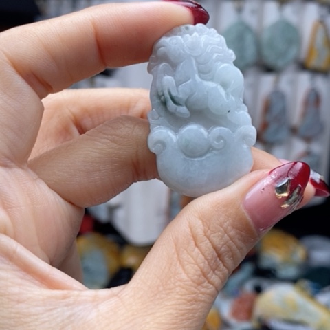 翡翠颈饰未镶嵌翡翠