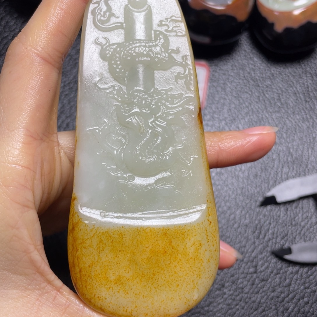 鳳***生和田玉未镶嵌颈饰