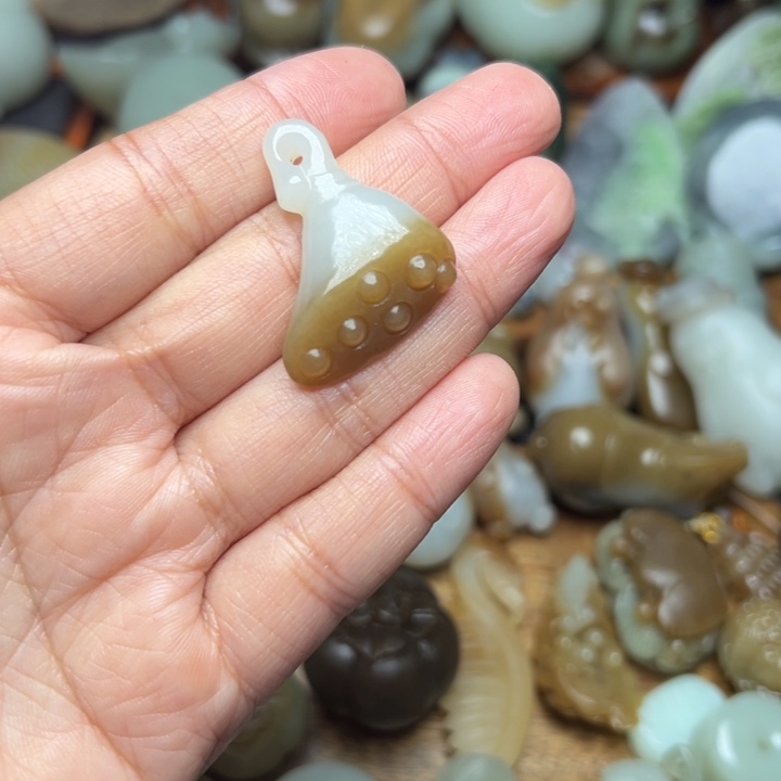 未镶嵌和田玉（糖玉）珠宝奇石