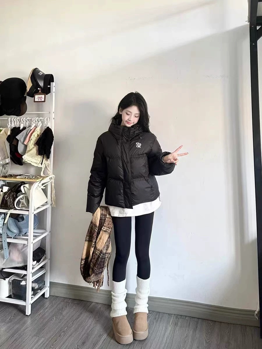 【伊娃的店】COD家 冬季保暖连帽短款鸭绒羽绒服！敲显瘦敲保暖！