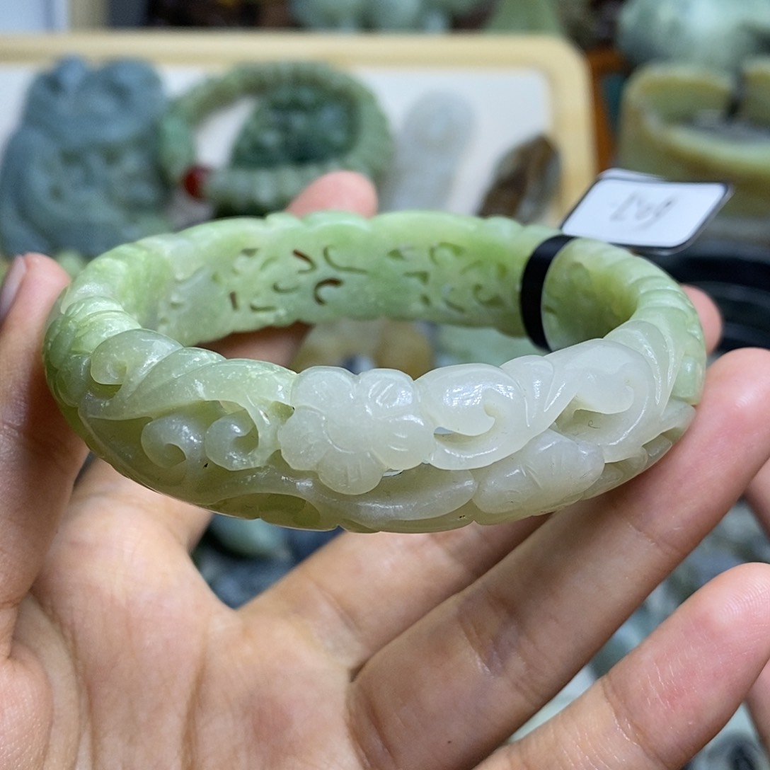 和田玉未镶嵌颈饰?*悠