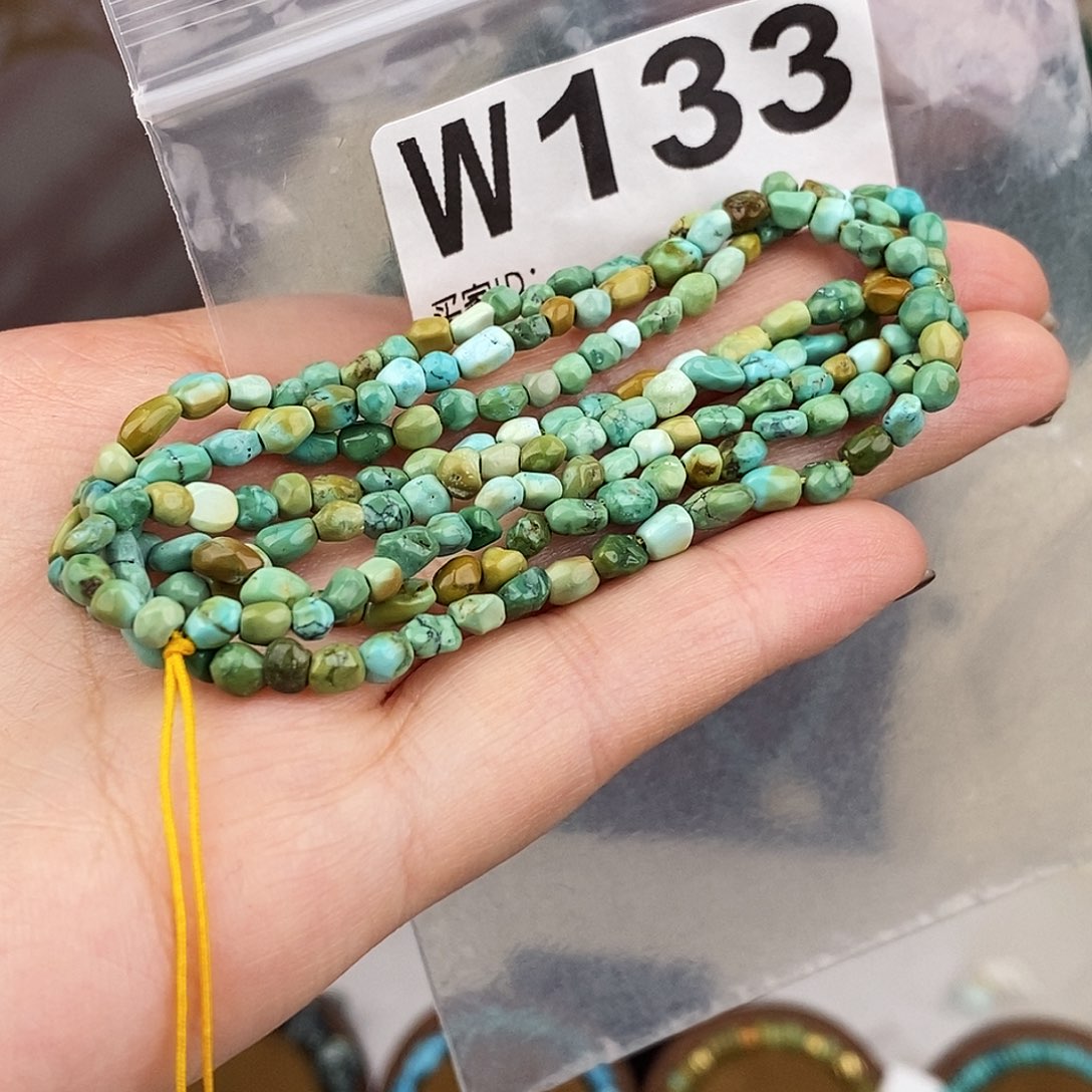 绿松石未镶嵌原矿