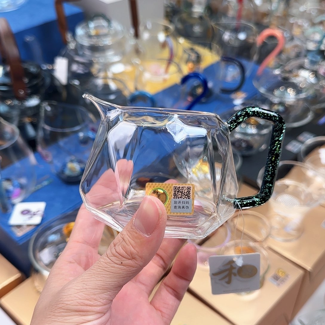 大****燕禾器璀璨黑金公道杯