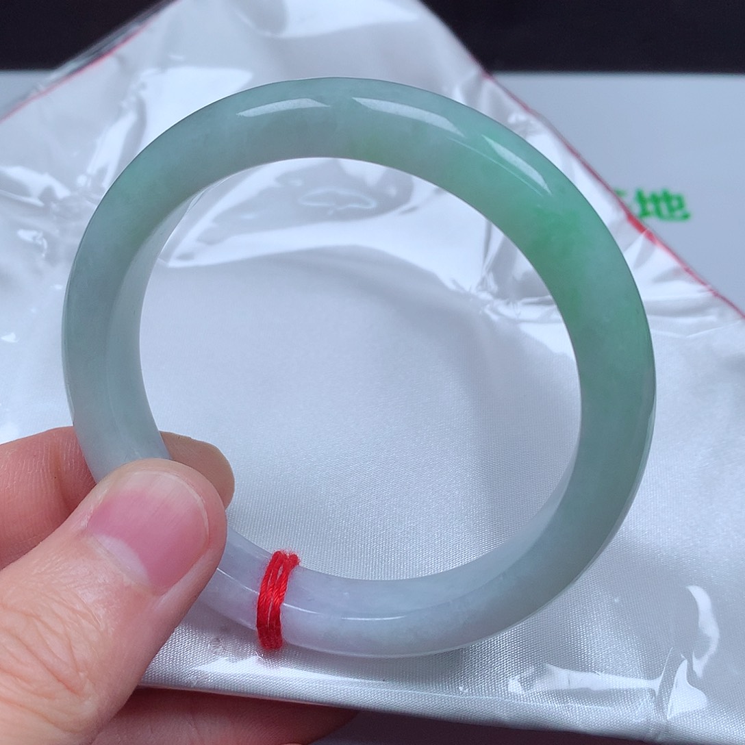 翡翠手镯未镶嵌58圈口