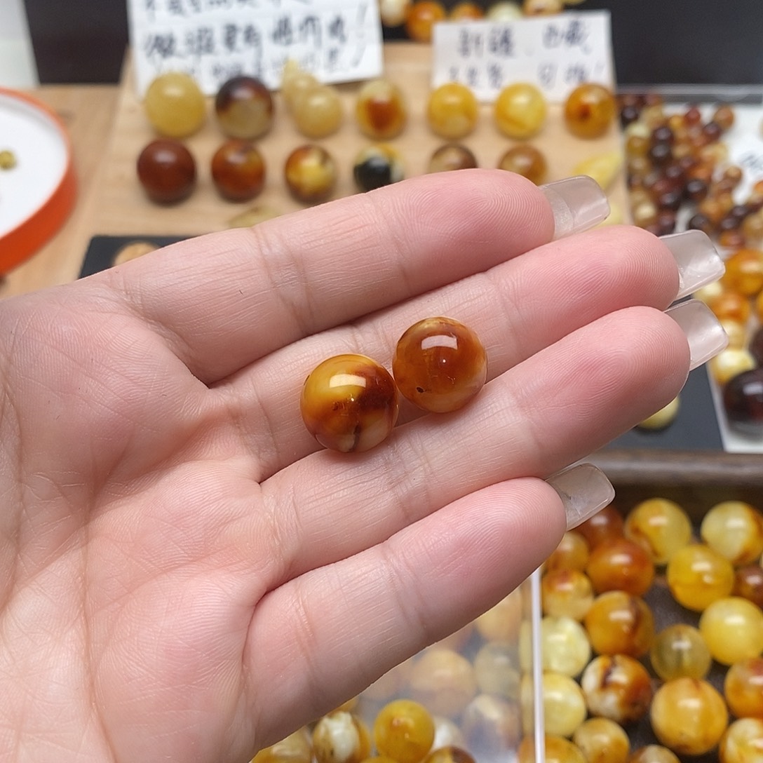 拉***姆蜜蜡未镶嵌裸石蜜蜡