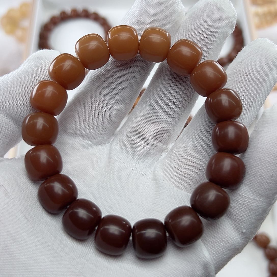 菩提根/象牙果吊坠嘟***嘟卡13 干磨风化老料S1