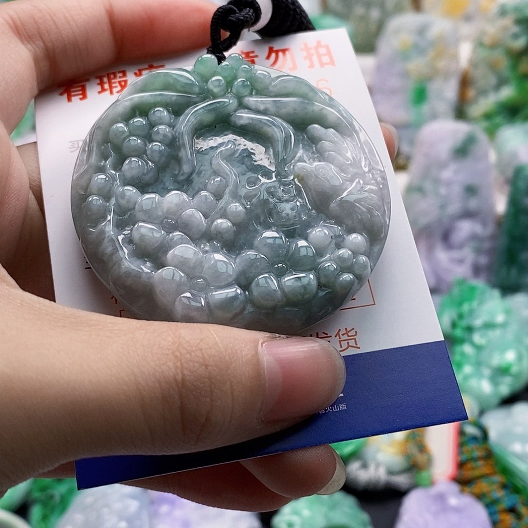 吊坠(不含链)未镶嵌翡翠