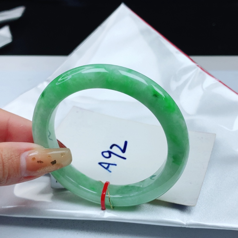 【闪购商品】翡翠手镯未镶嵌 正圈52+