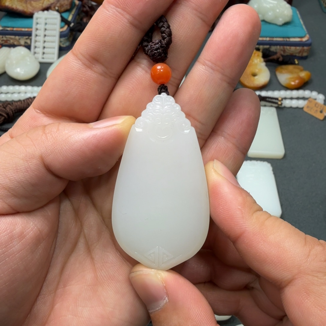 和田玉颈饰未镶嵌