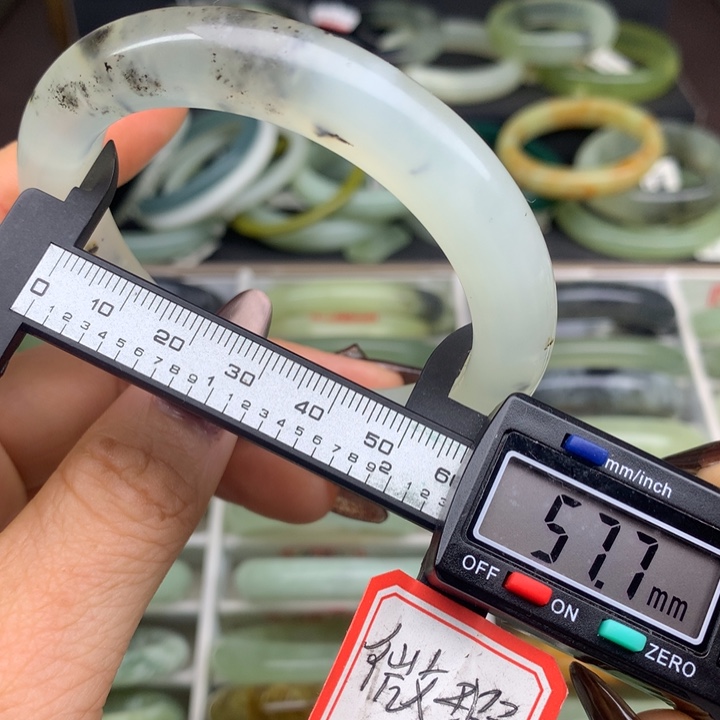 蛇纹石玉未镶嵌手镯512