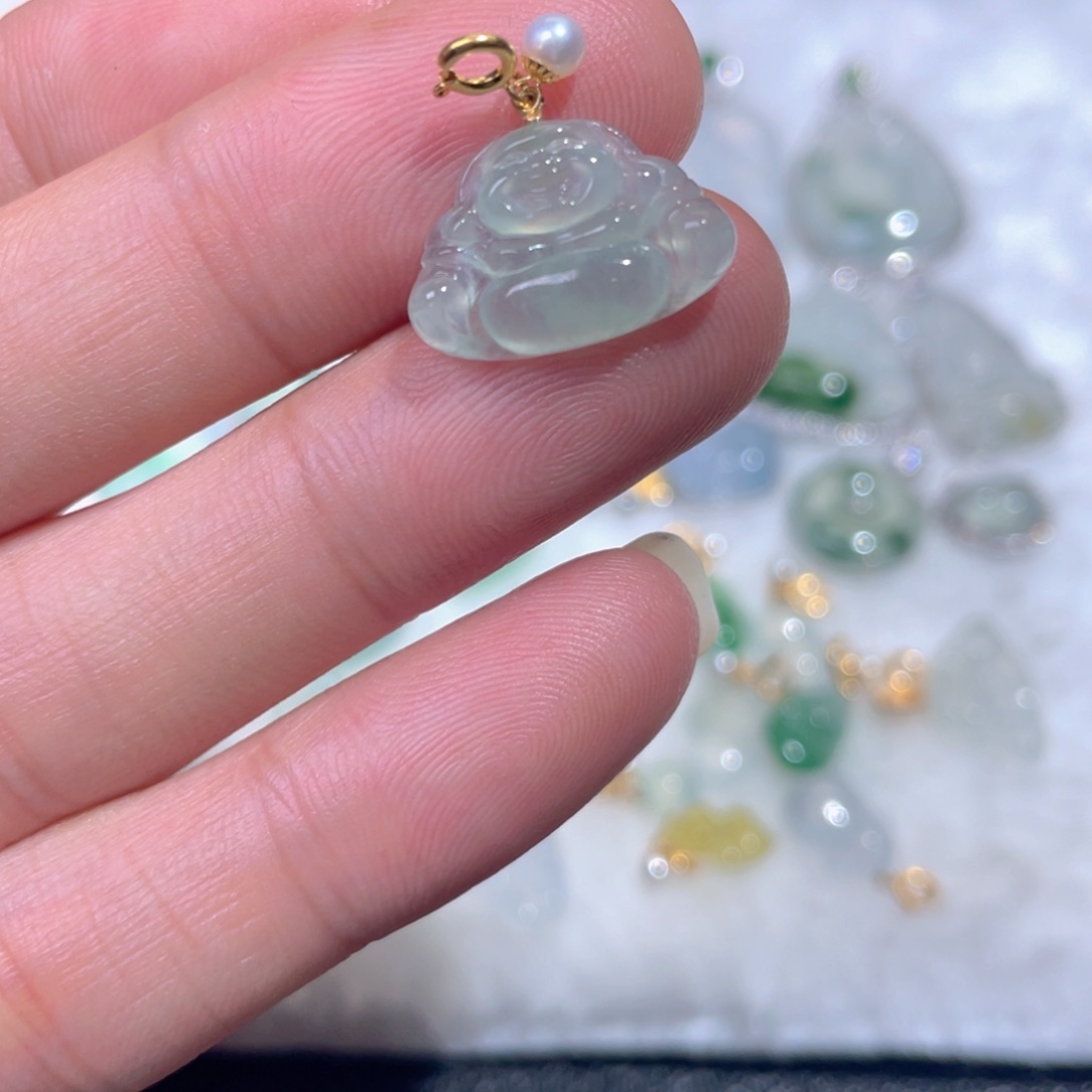 颈饰18K金镶嵌翡翠翡翠