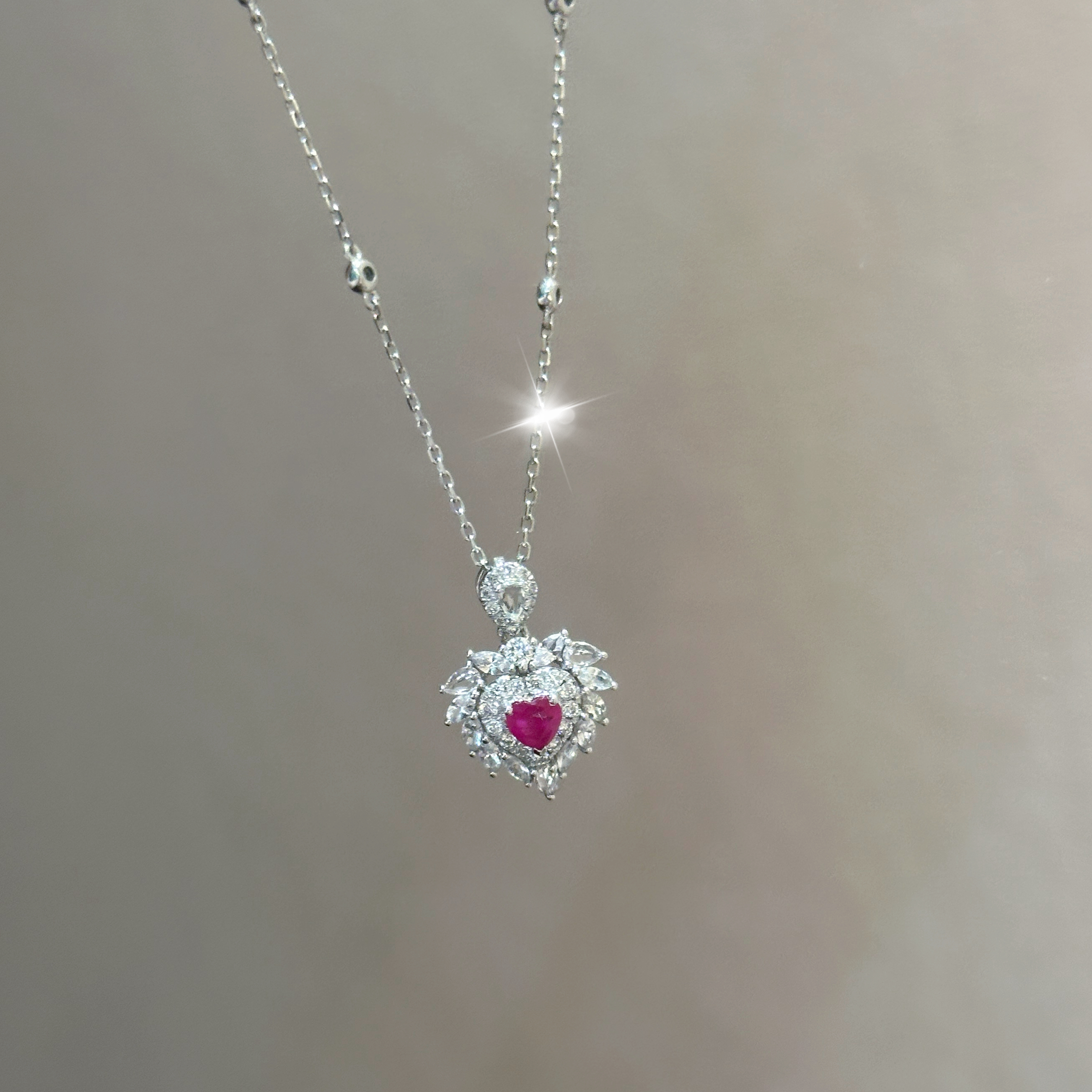 【六言珠宝】01850红宝石爱心草边吊坠（不含链）ZSDZ